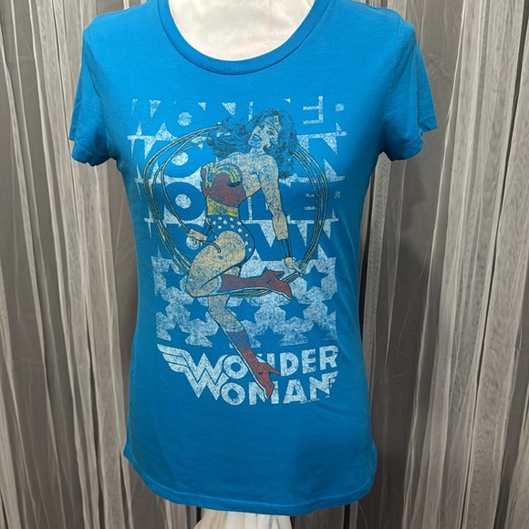 Old Navy Wonder Woman Tee (1G - 0013) - Picture 1 of 5